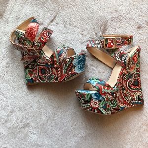 Brand New Shoe Dazzle Paisley Wedges